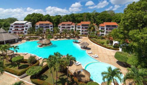 Apartment with Pool View 