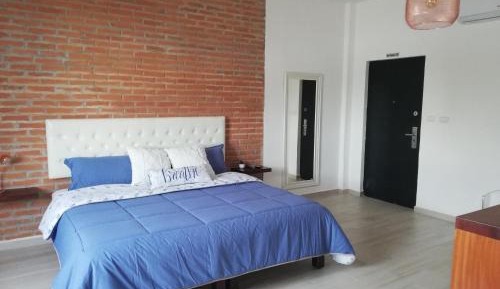 King Studio with Sofa Bed