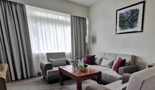 Junior Suite - Lake Side