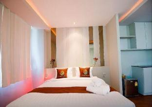 Deluxe Double Room with Pool Access