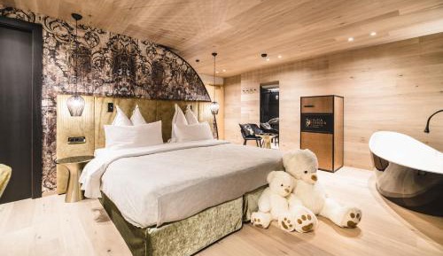 Junior Suite with Mountain View