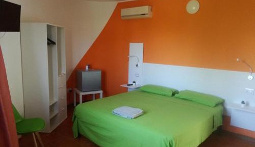 Deluxe Double Room with Shower