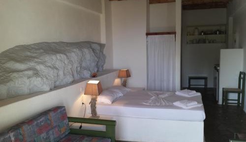 Studio - Ground Floor (2 Adults)