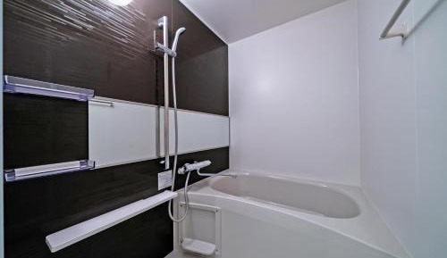 One-Bedroom Apartment with BBQ available