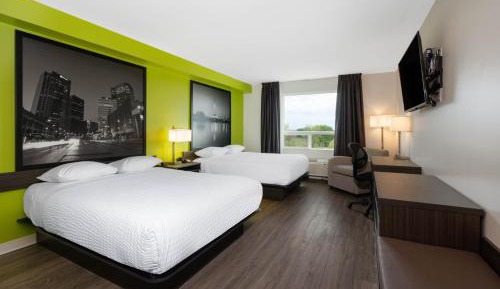 Queen Room with Two Queen Beds - Pet Friendly/Non-Smoking