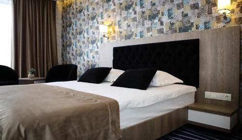 Deluxe Room (1 adult + 1 child)