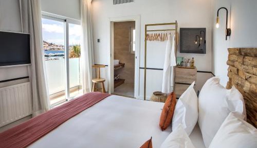 Double Room with Balcony and Sea View