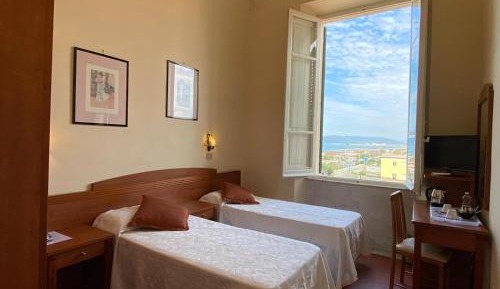 Double Room with Lateral Sea View