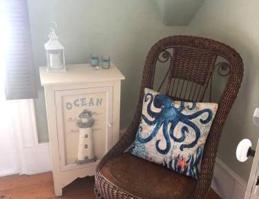 Queen Room with shower