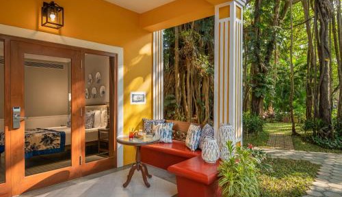 Luxury Garden Sitout King