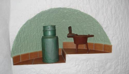 Cave (8 Adults)