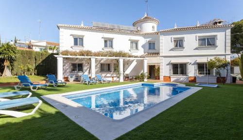 Six-Bedroom House