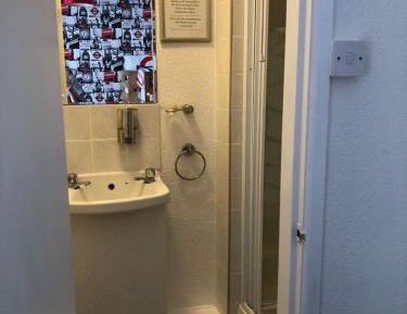 Small Family Room (6) 