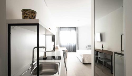 Deluxe King Suite