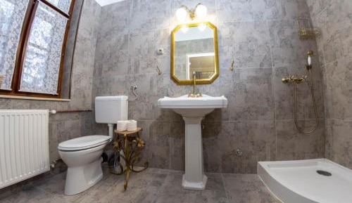 Triple Room with Private Bathroom