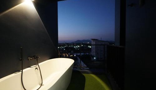 Twin Room with Bath