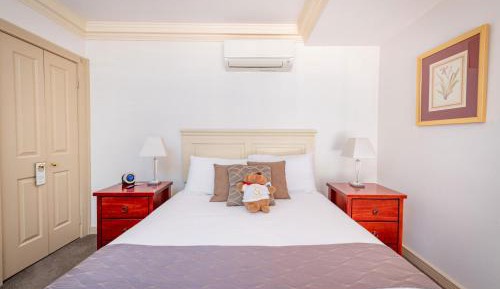 Junior Queen Room - Shower Only