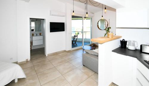 Studio Apartment with Sea View