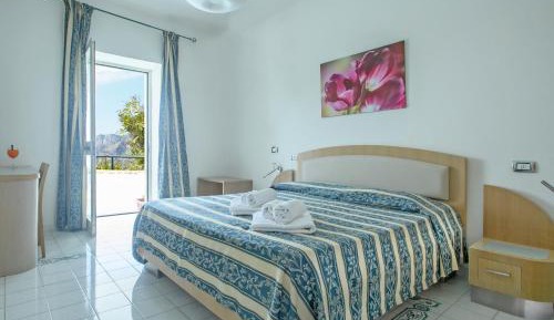 Double Room with Shared Terrace and Sea View