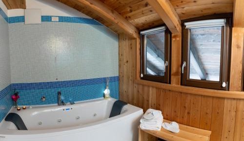 Suite with Spa Bath
