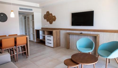 2 Bedroom Suite (1 Adult)