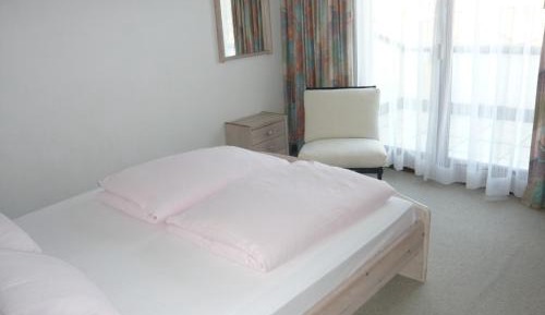 Family Four-Bedroom Apartment with Terrace