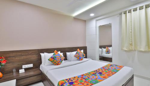 Deluxe Double Room (2 Adults + 1 Child)