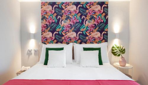 Superior Double or Twin Room with Terrace and Spa Bath