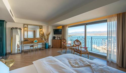  Deluxe Room with Hot Tub and Sea View