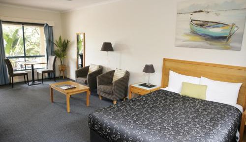 Deluxe Queen Room