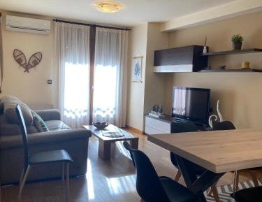 Apartment with Pool View 