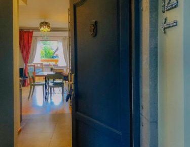 One-Bedroom Apartment 12
