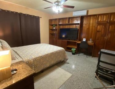 Deluxe Room (2 Adults + 1 Child)