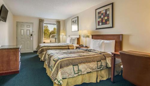 Standard Queen Room with Two Queen Beds - Non-Smoking