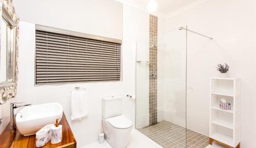 Premier Queen Room