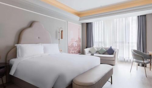 Standard King Room