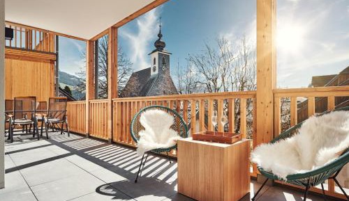 Apartment with Mountain View