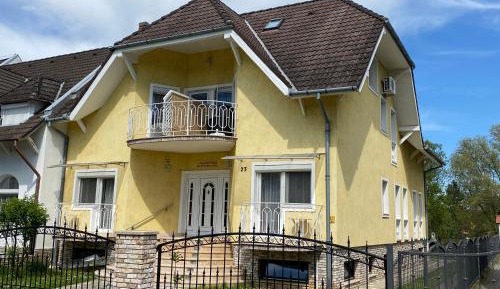 Studio - Split Level