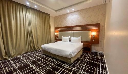 Deluxe King Suite