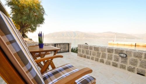 Villa - Beach Front