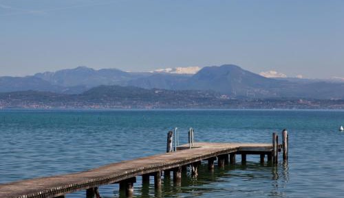 Classic Double Room with Side Lake View