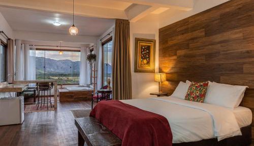 Deluxe Suite with Spa Bath