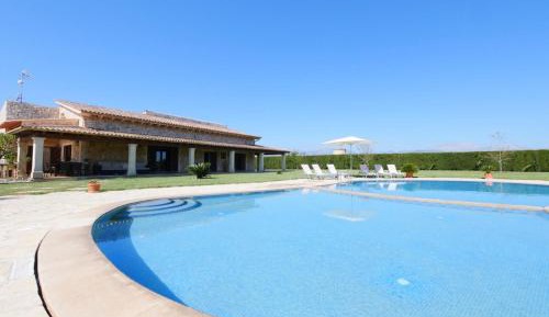 Villa with Garden View