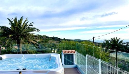 Two-Bedroom Suite with Forest View and Hot Tub