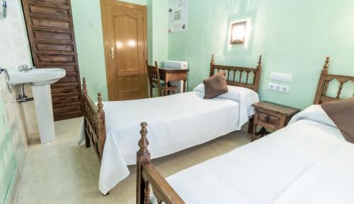 Twin Room with Shared Bathroom