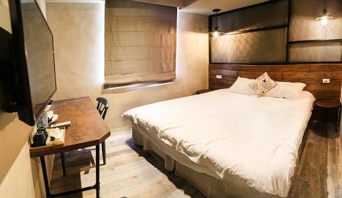 Standard Queen Room