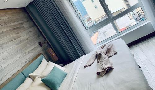 Icon Signature (Balcony) + Free Afternoon Tea
