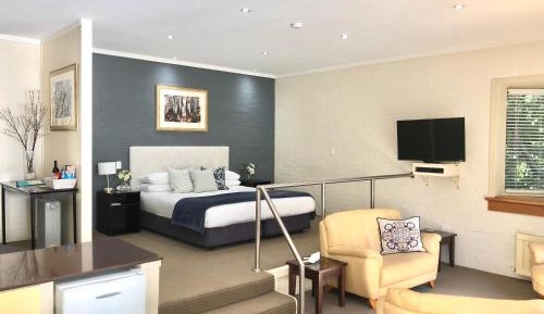 Deluxe King Suite