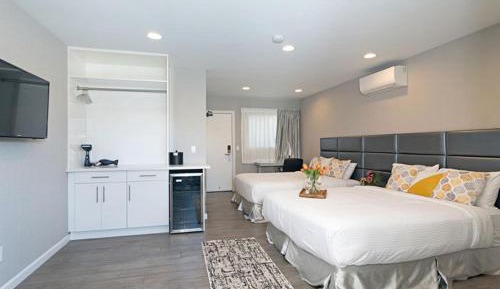 Queen Room with Balcony