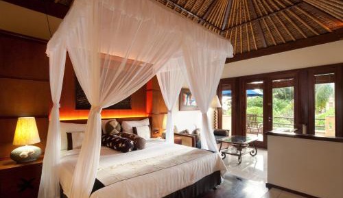 Pool Villa Club